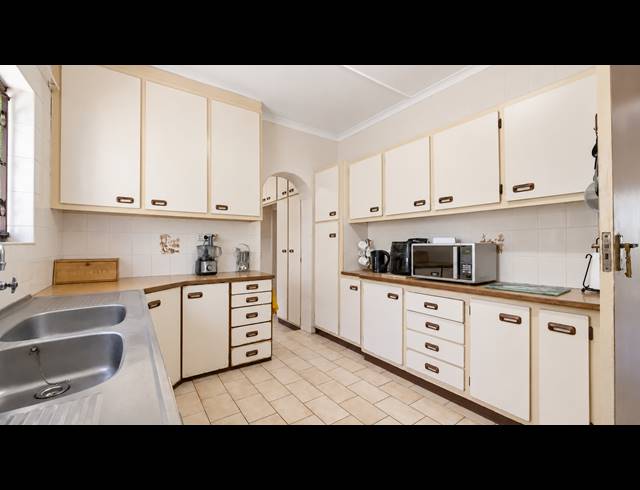 3 BEDROOM HOUSE FOR SALE IN CRESTHOLME
